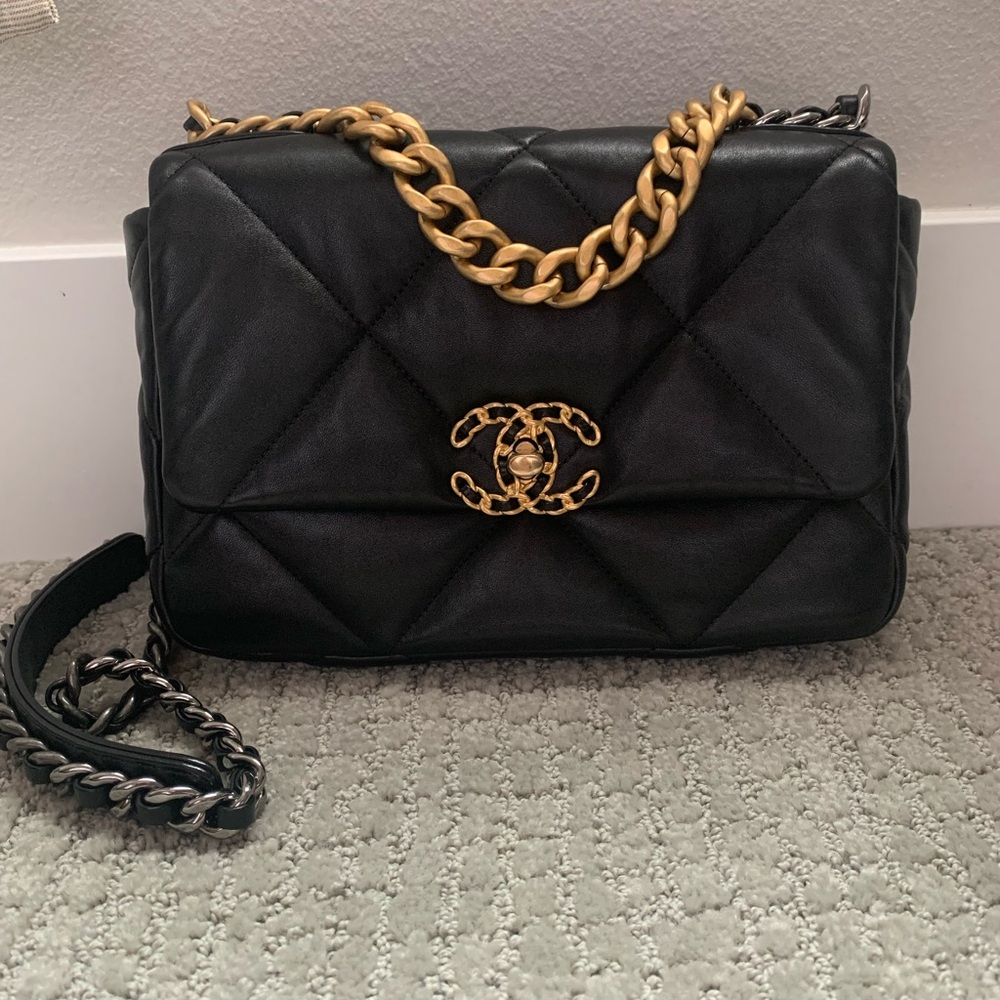 SOLD Chanel 19 Medium Black